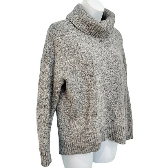 Old Navy Heather Gray Heavy Knit Ribbed Turtleneck Sweater size S Cozy Warm - Picture 3 of 8